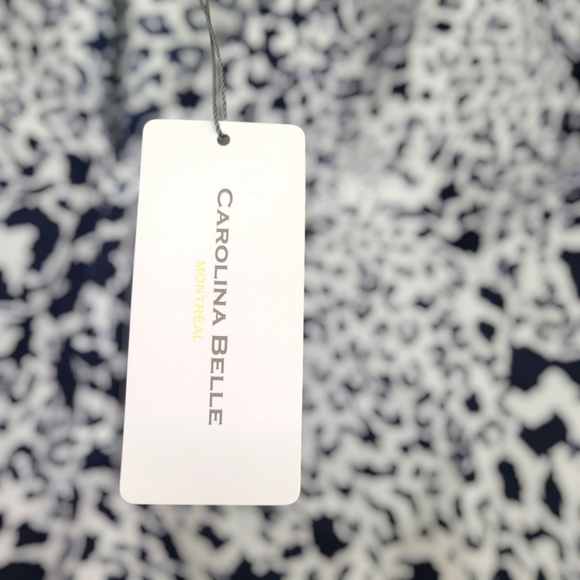 *NWT* Carolina Belle Black And White animal Print, V-neck Chiffon Blouse, Sz XS - Picture 3 of 5
